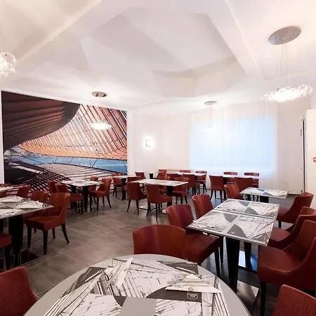 Western Centre Gare 4*